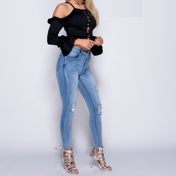 *LAST DAY CLEARANCE* Ruffle Trim Cold Shoulder Top - Picture 3 of 7